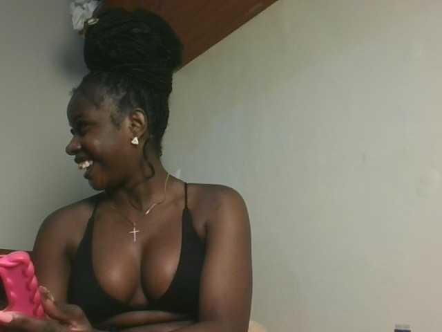 Sexykitten1 live cam on BongaCams