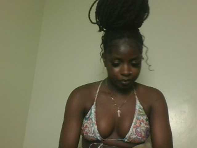 Sexykitten1 live cam on BongaCams