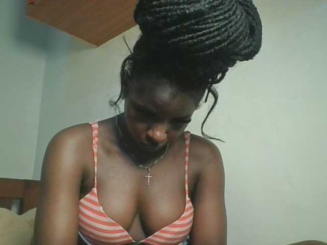Sexykitten1 live cam on BongaCams