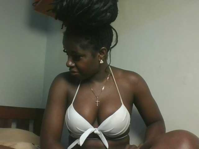 Sexykitten1 live cam on BongaCams