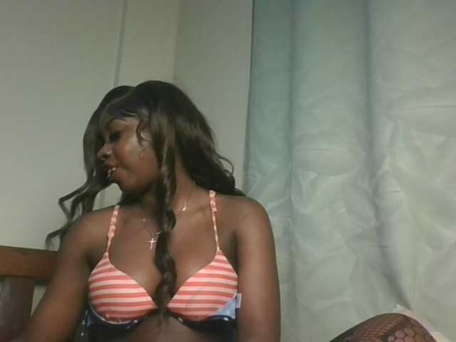 Sexykitten1 live cam on BongaCams
