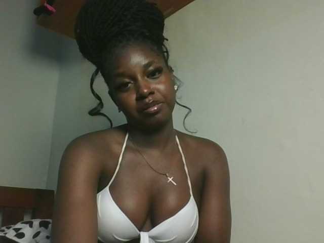 Sexykitten1 live cam on BongaCams