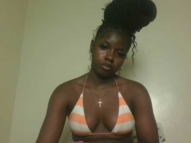 Sexykitten1 live cam on BongaCams