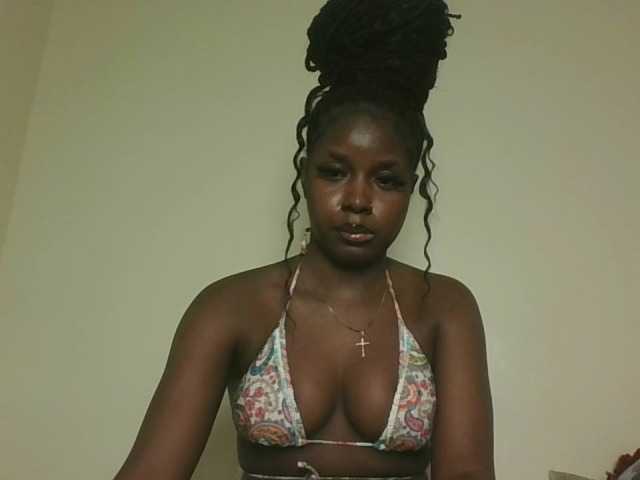 Sexykitten1 live cam on BongaCams