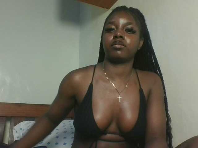 Sexykitten1 live cam on BongaCams