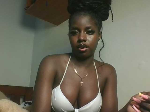 Sexykitten1 live cam on BongaCams
