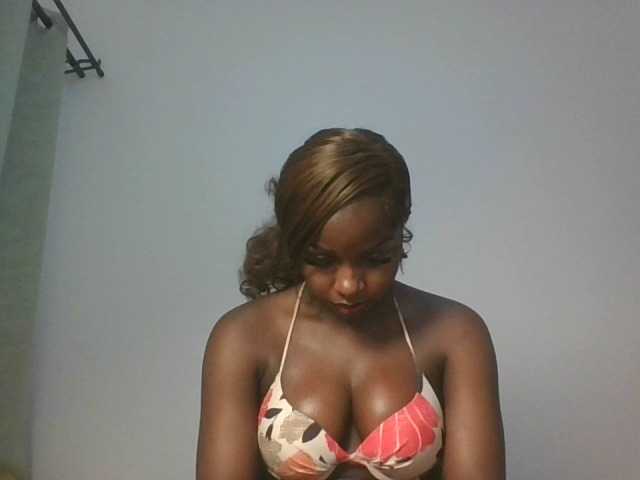 Sexykitten1 live cam on BongaCams