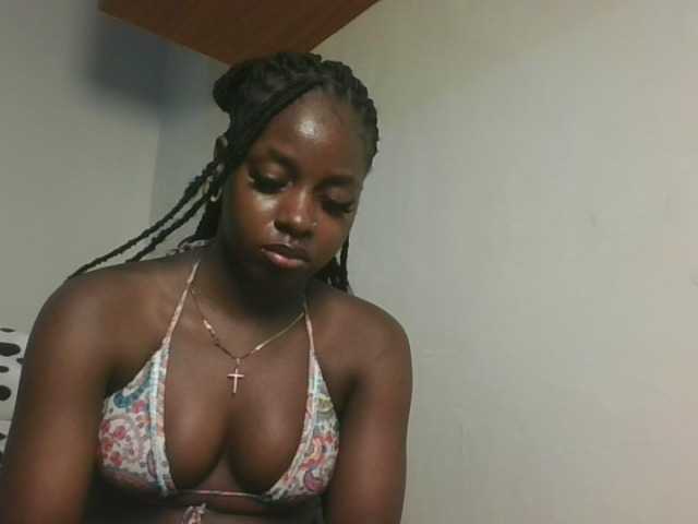 Sexykitten1 live cam on BongaCams