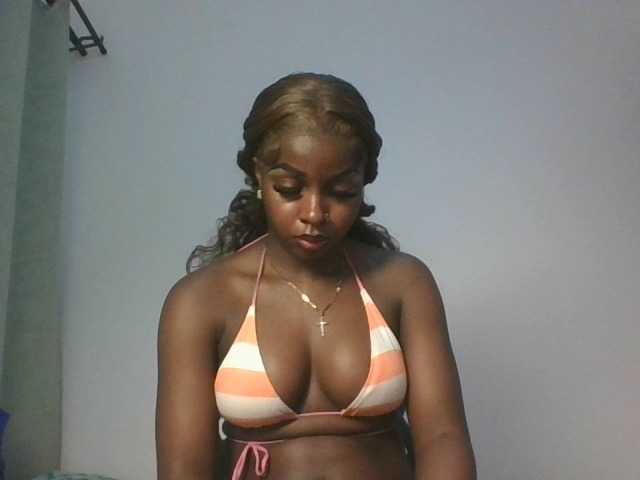 Sexykitten1 live cam on BongaCams