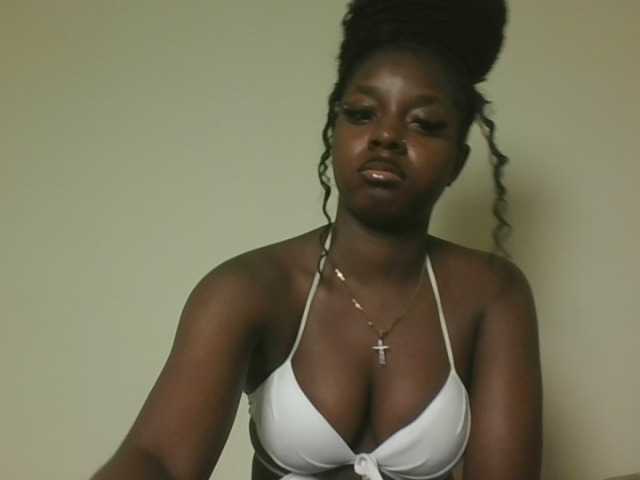 Sexykitten1 live cam on BongaCams