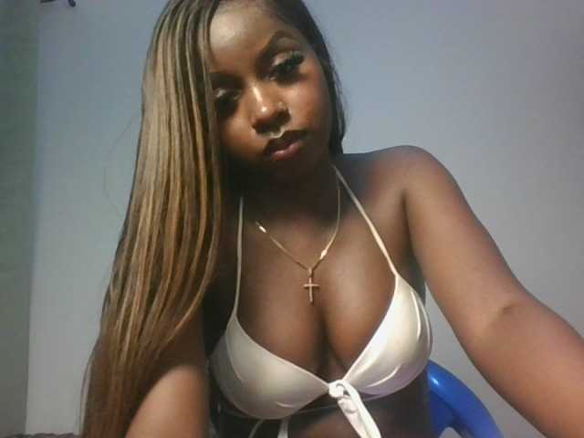 Sexykitten1 live cam on BongaCams
