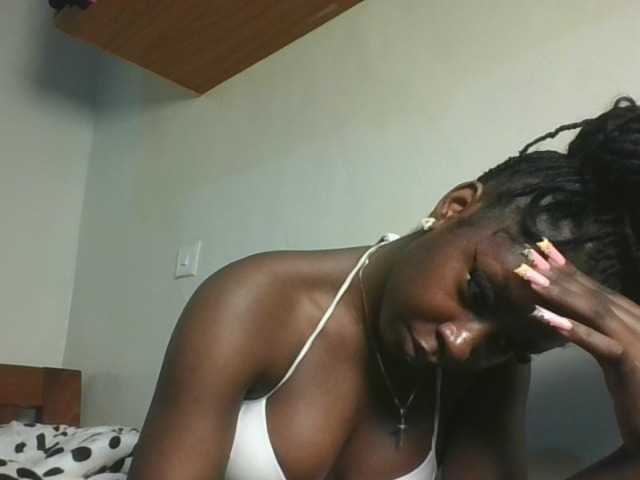 Sexykitten1 live cam on BongaCams