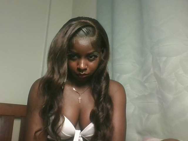 Sexykitten1 live cam on BongaCams