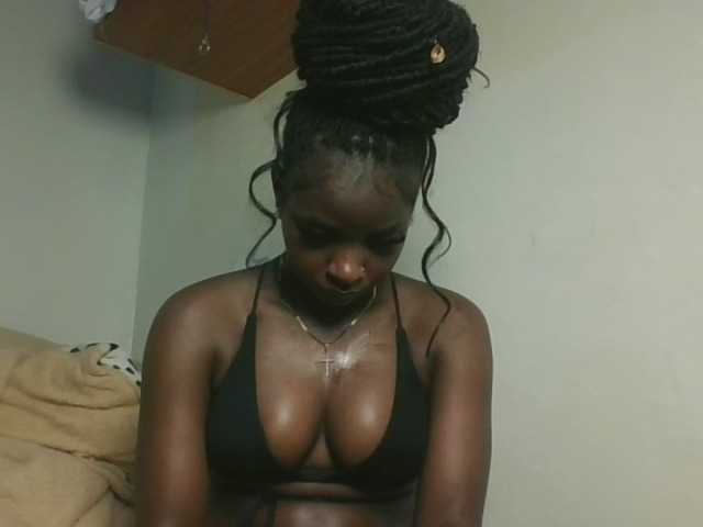 Sexykitten1 live cam on BongaCams