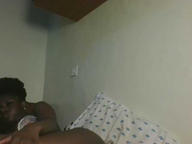 Sexykitten1 live cam on BongaCams
