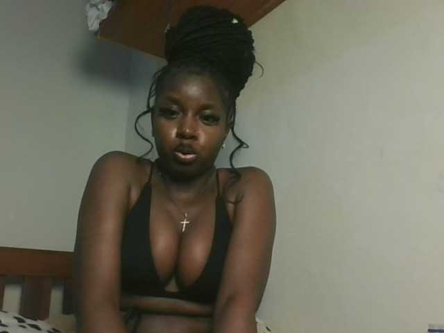 Sexykitten1 live cam on BongaCams