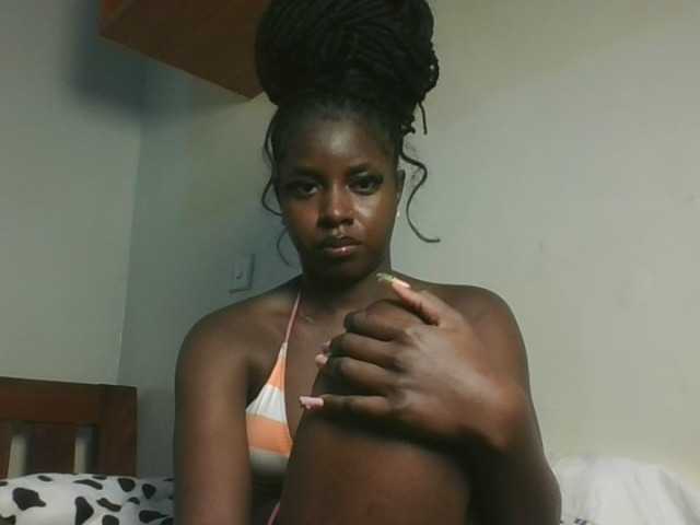 Sexykitten1 live cam on BongaCams