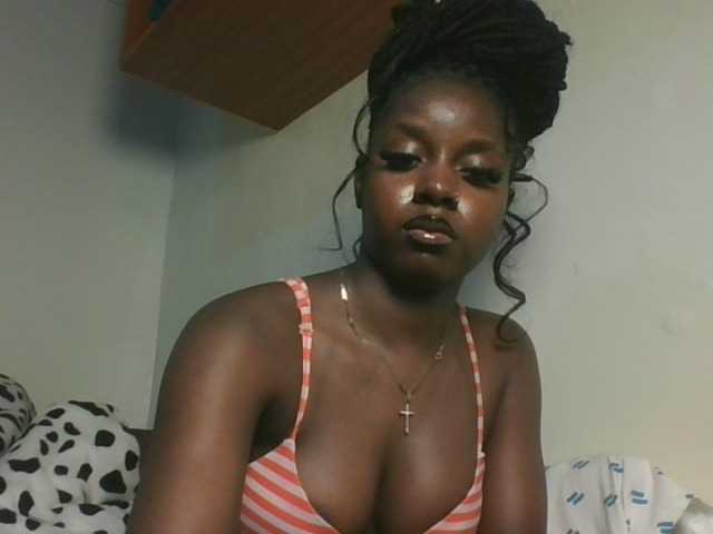 Sexykitten1 live cam on BongaCams
