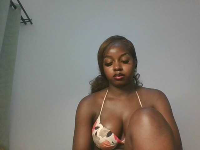 Sexykitten1 live cam on BongaCams