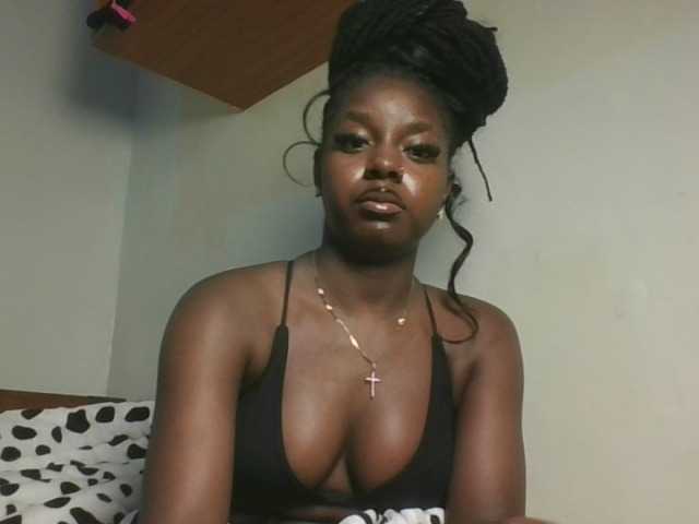 Sexykitten1 live cam on BongaCams
