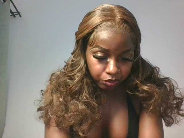 Sexykitten1 live cam on BongaCams