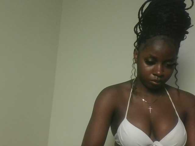 Sexykitten1 live cam on BongaCams
