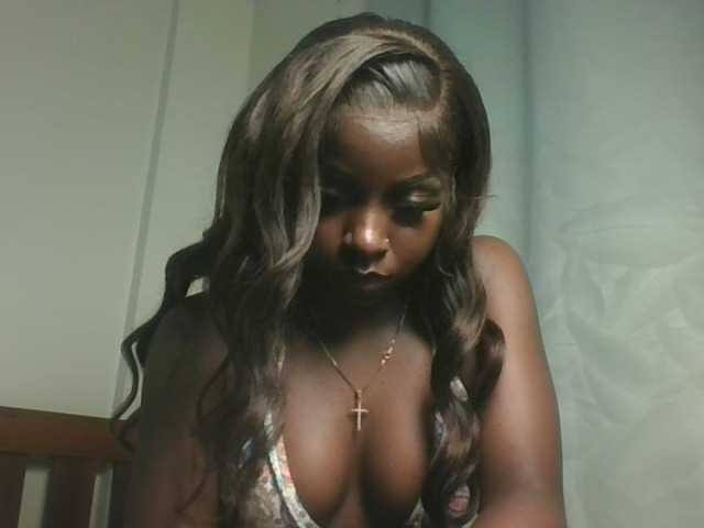 Sexykitten1 live cam on BongaCams