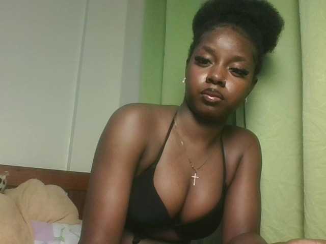 Sexykitten1 live cam on BongaCams