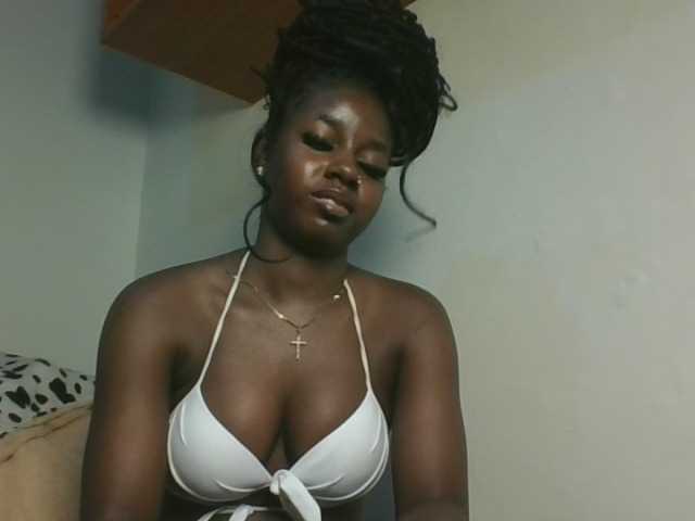 Sexykitten1 live cam on BongaCams