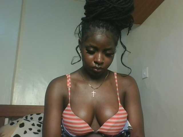 Sexykitten1 live cam on BongaCams