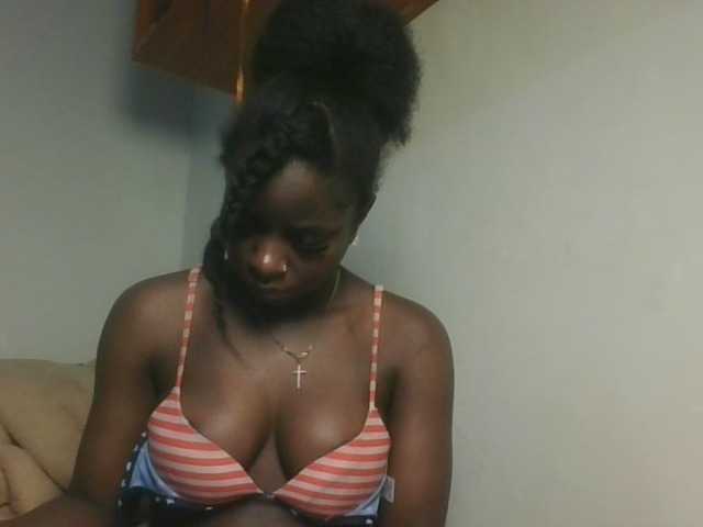 Sexykitten1 live cam on BongaCams