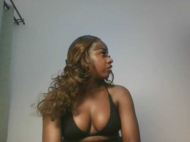 Sexykitten1 live cam on BongaCams
