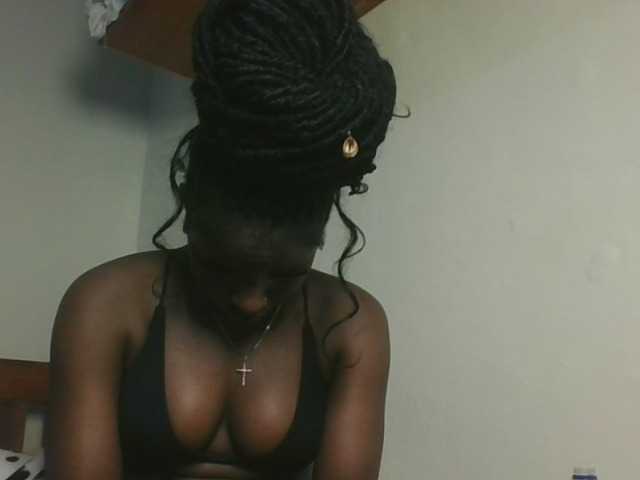 Sexykitten1 live cam on BongaCams