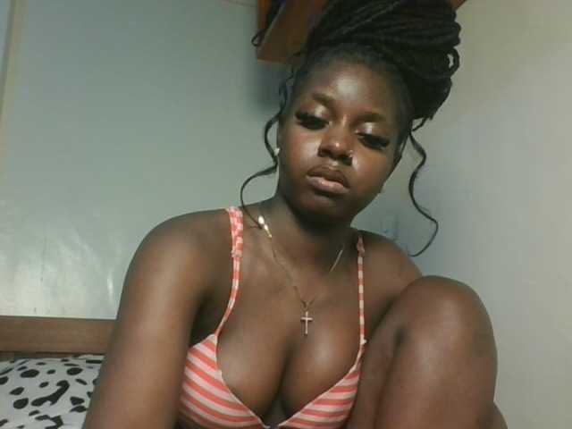 Sexykitten1 live cam on BongaCams