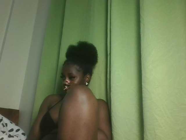 Sexykitten1 live cam on BongaCams