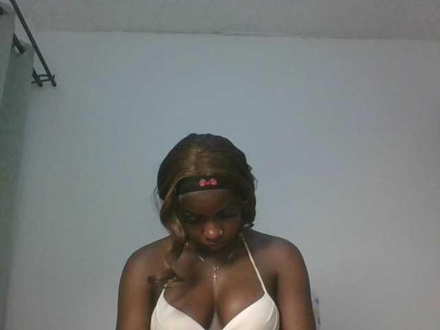 Sexykitten1 live cam on BongaCams
