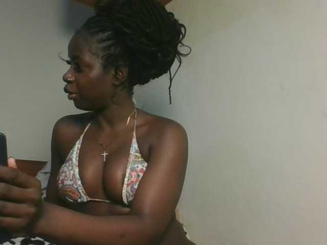 Sexykitten1 live cam on BongaCams