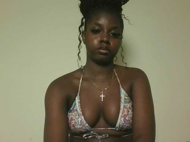 Sexykitten1 live cam on BongaCams
