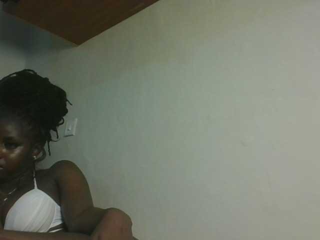 Sexykitten1 live cam on BongaCams