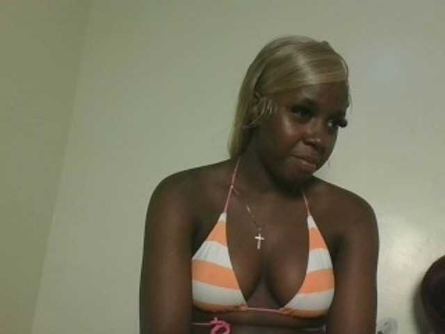 Sexykitten1 live cam on BongaCams