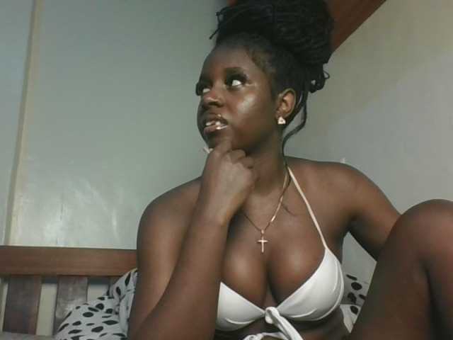 Sexykitten1 live cam on BongaCams