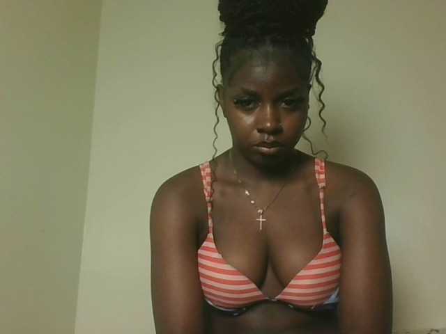 Sexykitten1 live cam on BongaCams