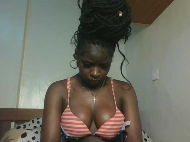 Sexykitten1 live cam on BongaCams