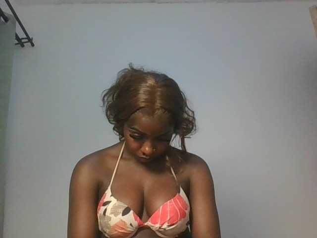 Sexykitten1 live cam on BongaCams