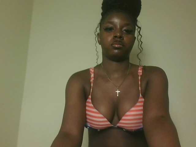 Sexykitten1 live cam on BongaCams
