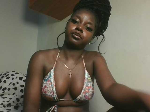 Sexykitten1 live cam on BongaCams