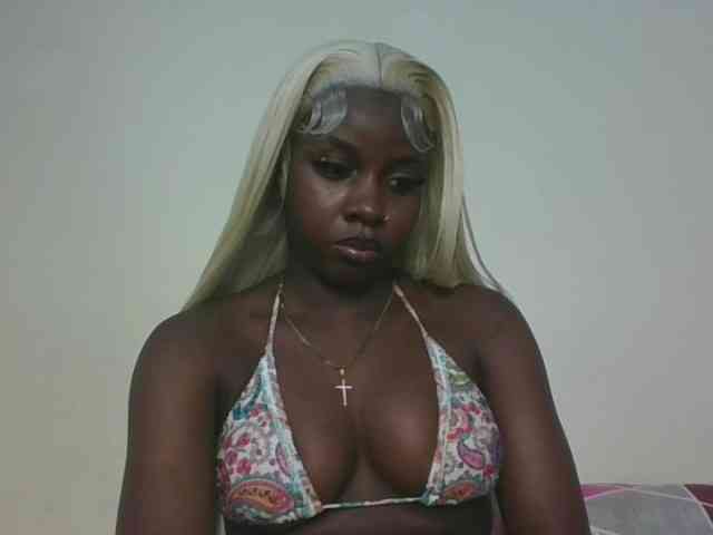 Sexykitten1 webcam