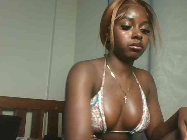 Sexykitten1 webcam