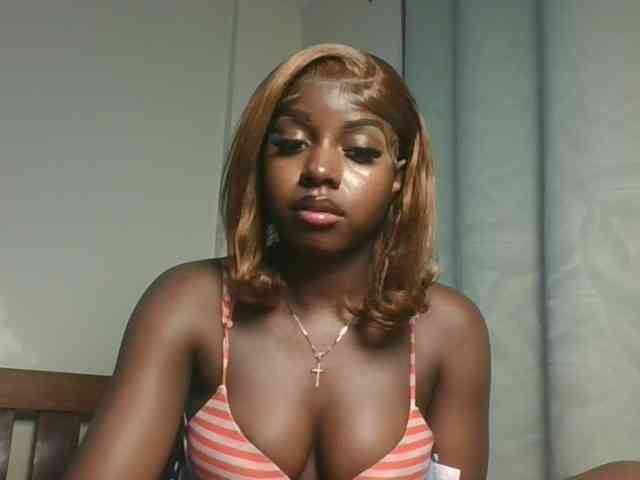 Sexykitten1 webcam