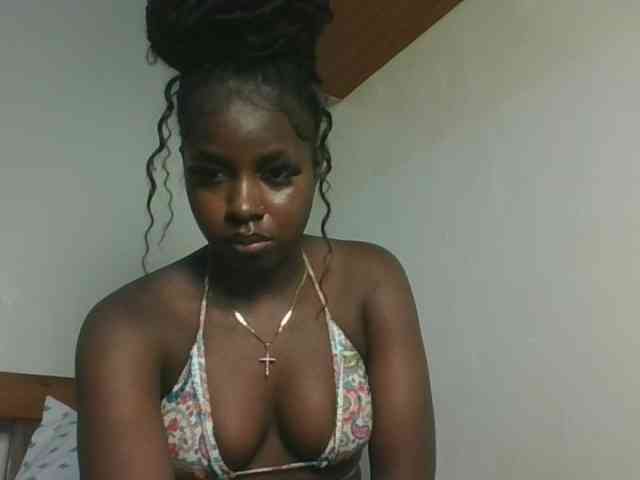 Sexykitten1 webcam